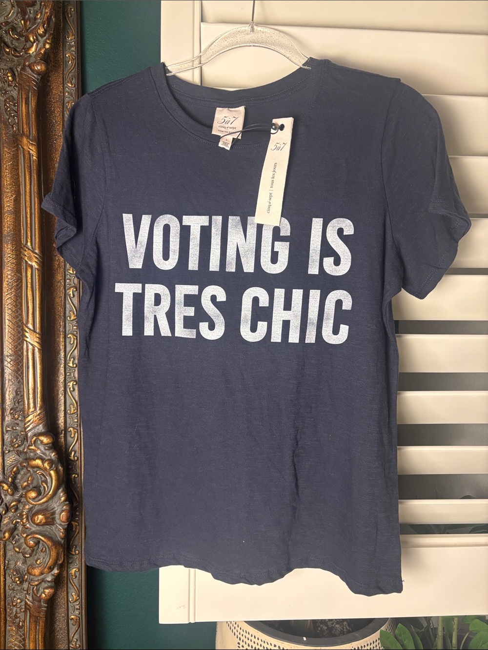 Cinq à Sept Voting Is Très Chic Graphic Tee Navy NWT 100% cotton Size Small